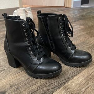 Black combat zip up boots